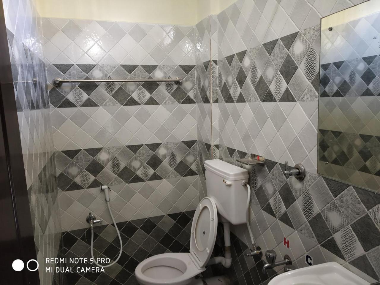 Hotel Woodlands Chottanikara Extérieur photo